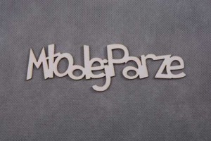 napis MŁODEJ PARZE 